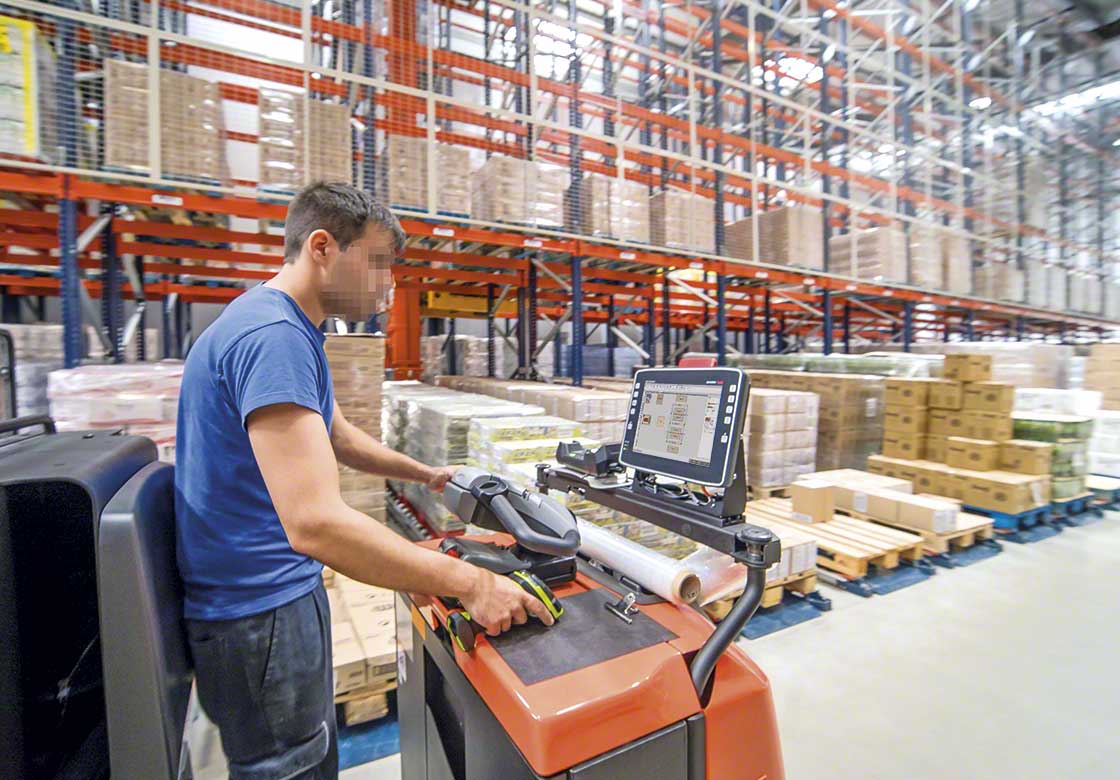 Con la realidad aumentada se puede visualizar y analizar la distribución del almacén
