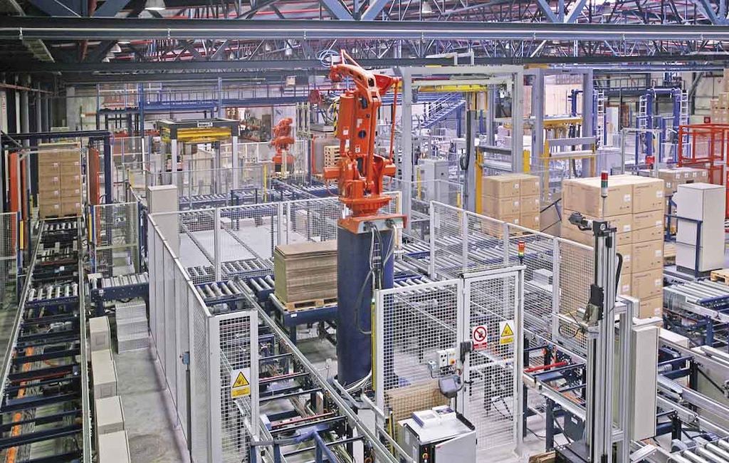 La robotización, tanto de la gestión como de las operativas, es imprescindible en almacenes con un elevado rendimiento