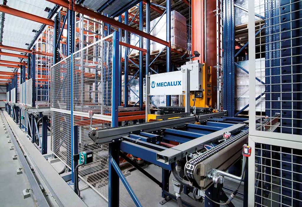 Los sistemas automáticos facilitan el manejo con seguridad de cargas en los almacenes de productos químicos Los sistemas automáticos facilitan el manejo con seguridad de cargas en los almacenes de productos químicos