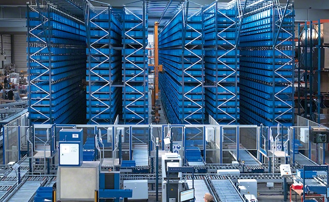 Bodega miniload en Francia con herramientas manuales de SAM Outillage