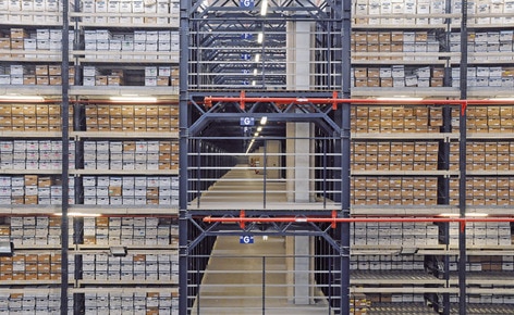 Estanterías a prueba de sismos: una instalación con estanterías selectivas de Mecalux en el Cinturón de Fuego del Pacífico Estanterías a prueba de sismos: una instalación con estanterías selectivas de Mecalux en el Cinturón de Fuego del Pacífico