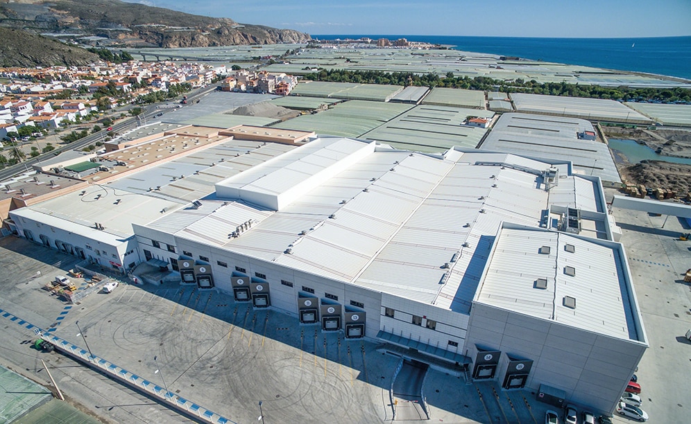 Imagen aérea del centro productivo de Granada La Palma en Granada (España)