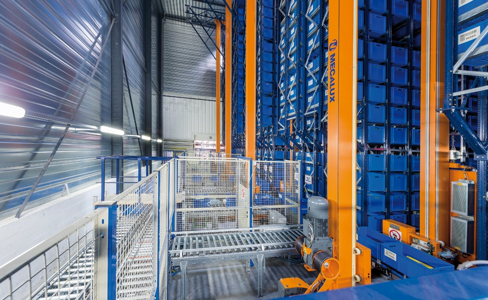 Mecalux instala en Lyon una bodega miniload para un distribuidor de piezas de recambio para automóviles, con capacidad para 15.872 cajas