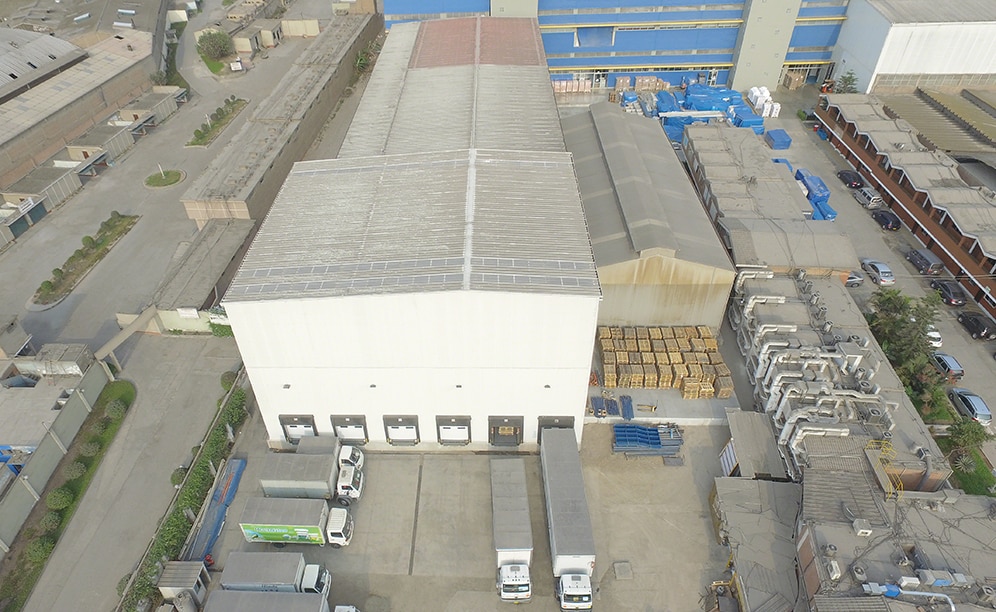 Mecalux propuso la construcción de una nueva bodega autoportante de 475 m², mide 16 m de altura y permite almacenar 780 estibas