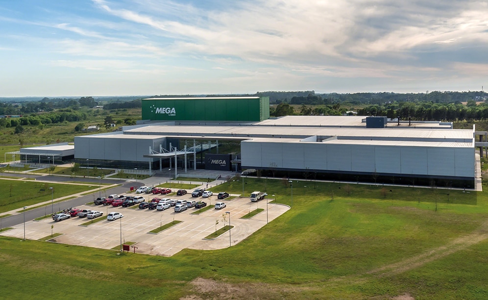 Mecalux ha construido para Mega Pharma una nueva bodega  automática autoportante en Uruguay con una capacidad que supera las 6.900 estibas