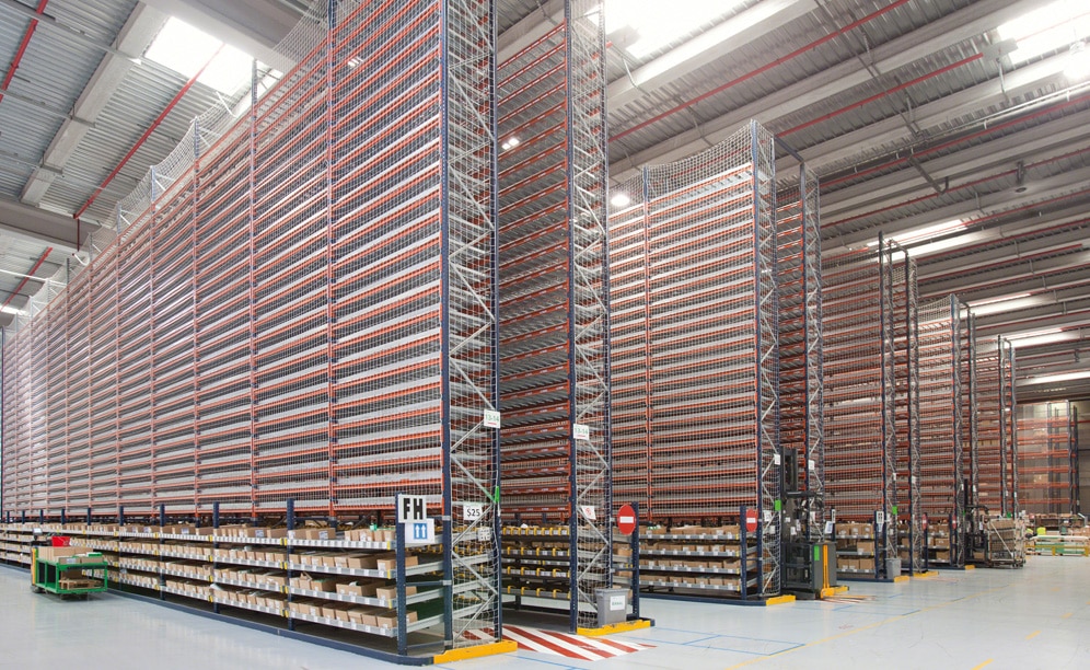 La nueva bodega de 22.000 m² está equipada con distintos sistemas de almacenamiento que se adaptan a su amplia variedad de productos