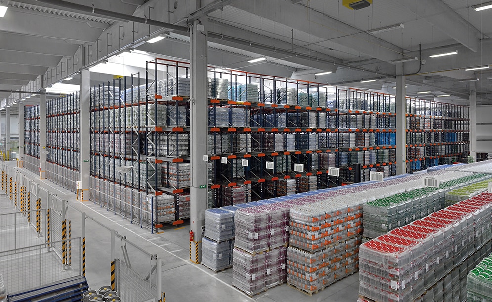 Un operador logístico de bebidas multiplica su capacidad con el sistema Pallet Shuttle y estanterías de 50 metros de profundidad Un operador logístico de bebidas multiplica su capacidad con el sistema Pallet Shuttle y estanterías de 50 metros de profundidad
