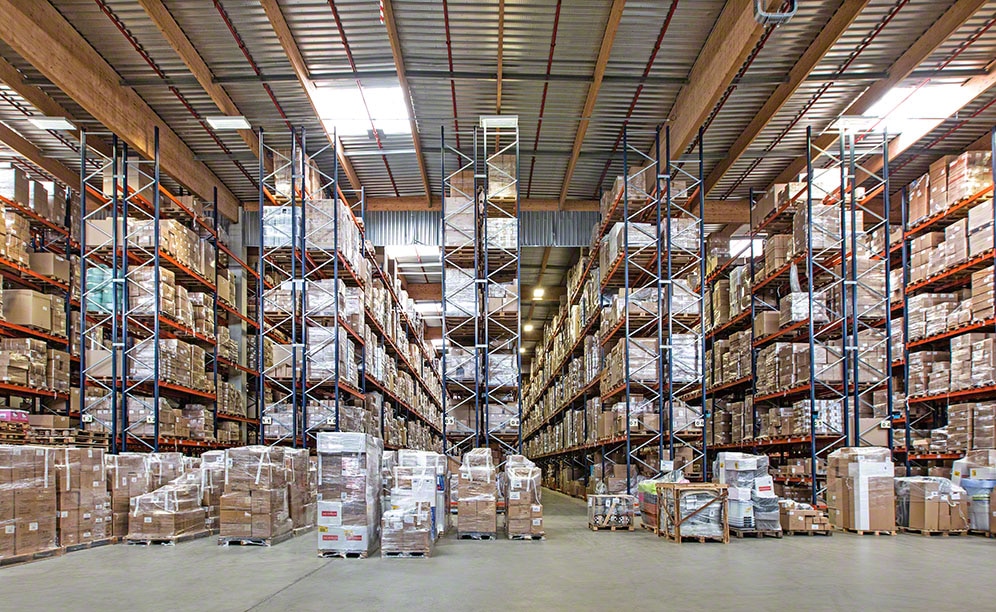 Estanterias selectivas para productos de decoración del hogar de Homea