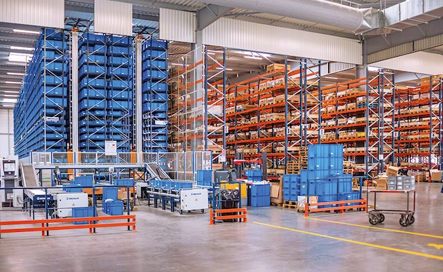 El nuevo centro de distribución de Grégoire-Besson está formado por una bodega automática de cajas miniload, estanterías seectivas y cantilever