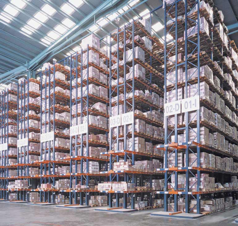 Bodega central de una empresa del sector cerámico.