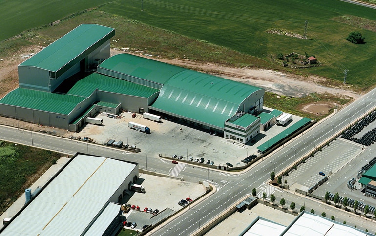 Bodega dedicada a la logística de productos alimentarios refrigerados y congelados
