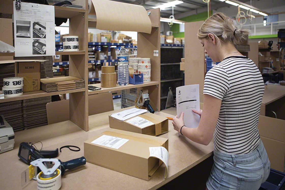 Los envíos en 24h y los pedidos de pocas unidades son dos de las características típicas de la logística e-commerce