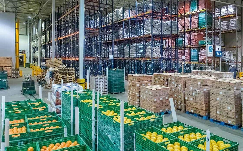 Bodega de fruta fresca, para cuya correcta conservación es preciso evitar romper la cadena de frío. Bodega de fruta fresca, para cuya correcta conservación es preciso evitar romper la cadena de frío.