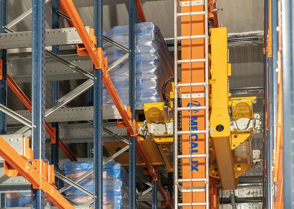 Los transelevadores de estibas deben contar con un plan de mantenimiento preventivo industrial para anticiparse a eventuales fallos en su funcionamiento Los transelevadores de estibas deben contar con un plan de mantenimiento preventivo industrial para anticiparse a eventuales fallos en su funcionamiento