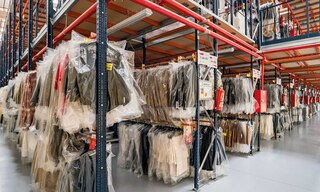 Estanterías metálicas para ropa: ¿cómo almacenar prendas?