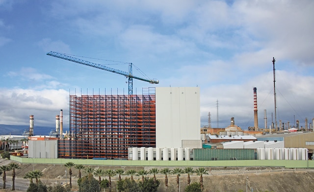 Mecalux construye para Cepsa un almacén automático de 37 m de altura con capacidad para más de 28.000 estibas
