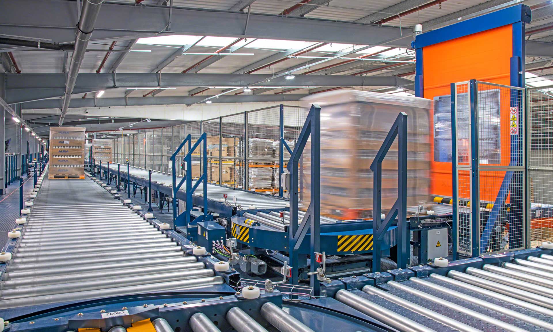 ALPLA instala un sistema de transporte automático en su planta de Golborne (Reino Unido)