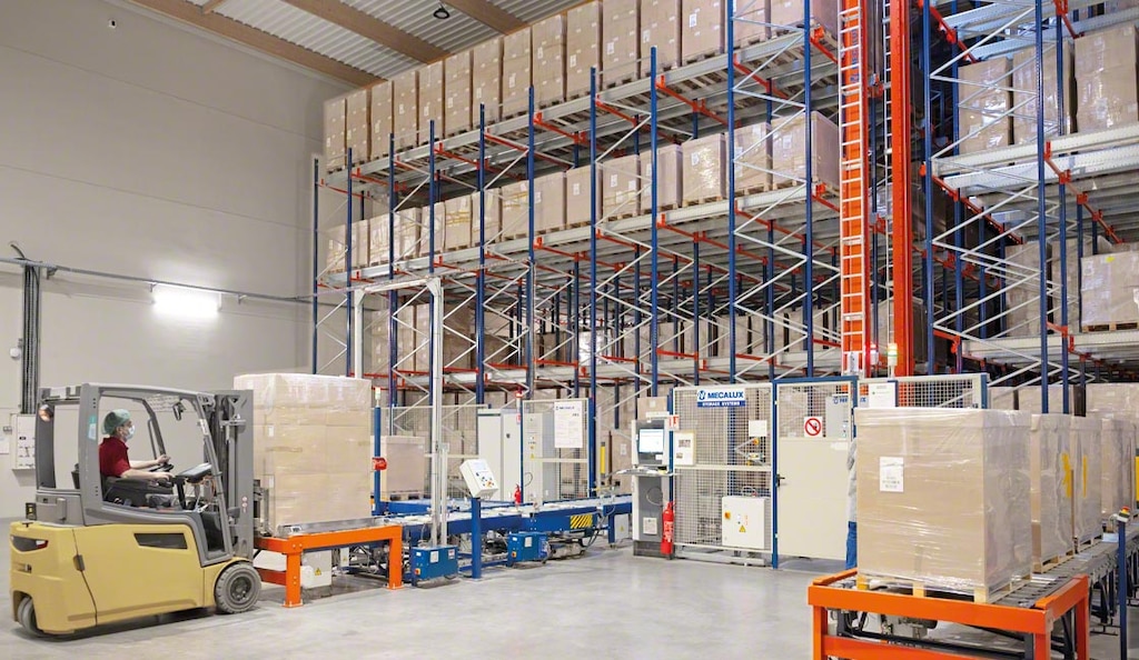 El Pallet Shuttle automático es un sistema por compactación que ofrece gran dinamismo en almacenes sostenibles