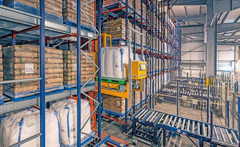 British Sugar ha robotizado el almacenamiento de mercancía con transelevadores automáticos para estibas