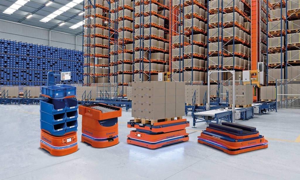 Distintos modelos de AMR pueden trasladar cajas, paquetes o estibas o colaborar en operativas de picking