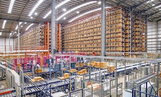 Los centros de distribución automatizados agilizan la logística mediante tecnologías que optimizan cada proceso