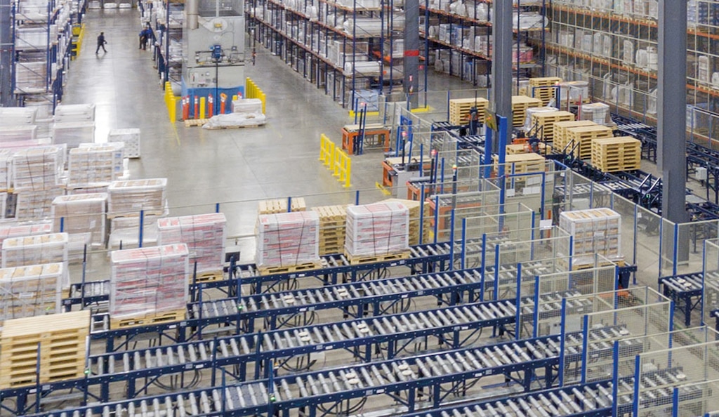 Las estibas americanas estándar soportan entre 900 y 1.270 kilogramos (2.000-2.800 libras)