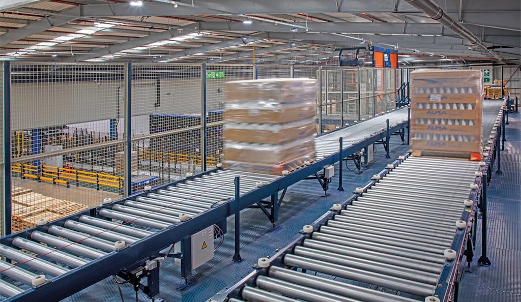 Con el objetivo de reducir su huella de carbono, ALPLA ha eliminado el transporte manual