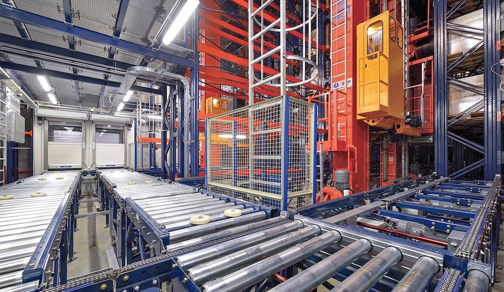 El almacén automatizado autoportante de Takeda en Polonia utiliza un sistema de inertización con nitrógeno para mantener niveles de oxígeno inferiores al 15 %