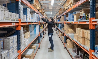 El inventario de la bodega es la relación de todas las existencias presentes en unas instalaciones