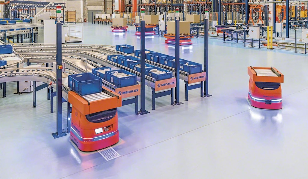 Los AMR de Mecalux utilizan el algoritmo SLAM para moverse por entornos logísticos cambiantes