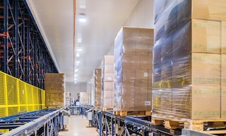 La producción continua es un proceso en el que los productos se fabrican de forma ininterrumpida