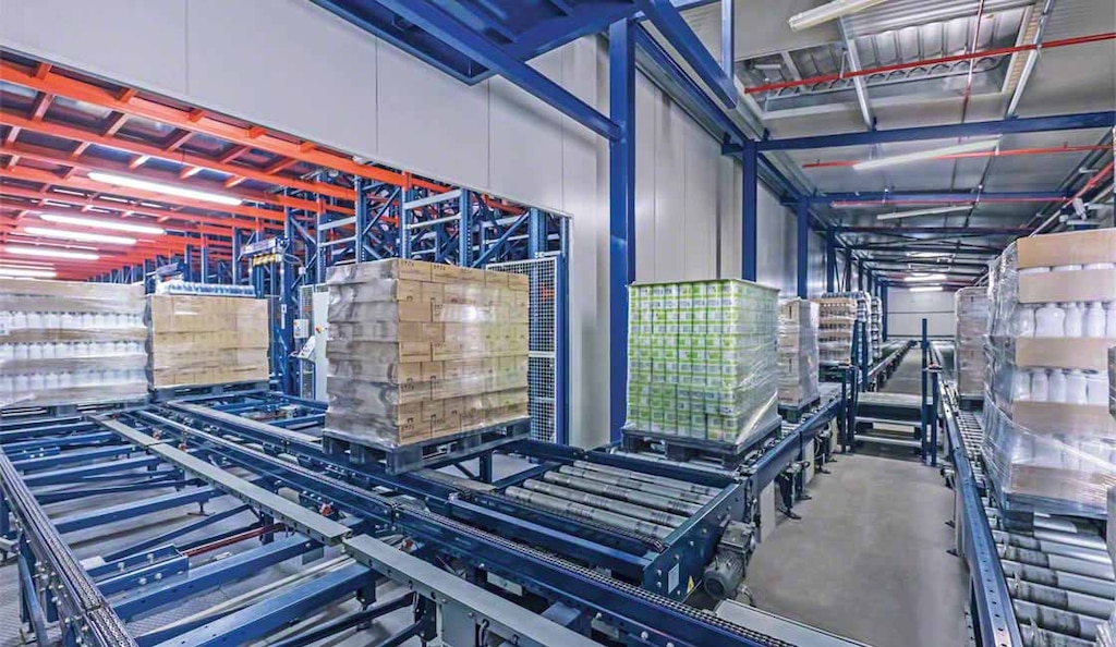 Los métodos de reabastecimiento buscan garantizar que siempre haya productos disponibles para los clientes y para la producción