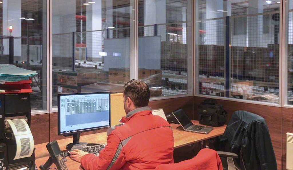 Las compañías determinan el momento en que deben recibir la mercancía para evitar faltantes de inventario