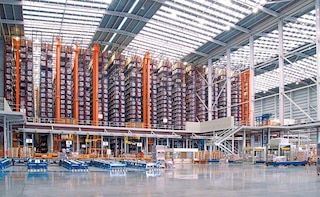 Bodega del líder del sector cerámico Porcelanosa Grupo en Vila-real (España)