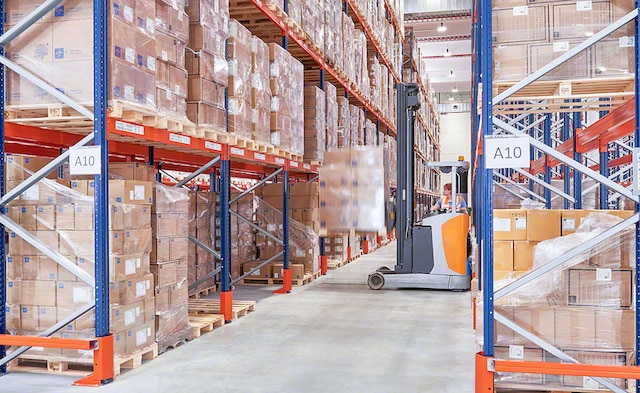 Estanterías selectivas para productos médicos de Medline Estanterías selectivas para productos médicos de Medline