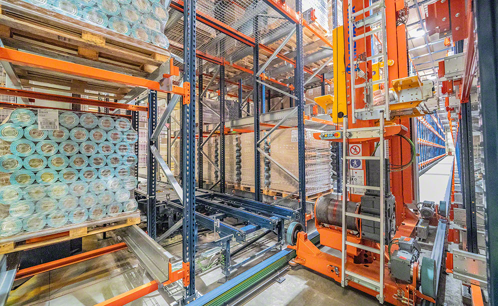Sistema Pallet Shuttle automático con transelevador de Grupo Envases