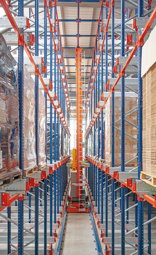 Sistema Pallet Shuttle con transelevador en la bodega de Verlhac
