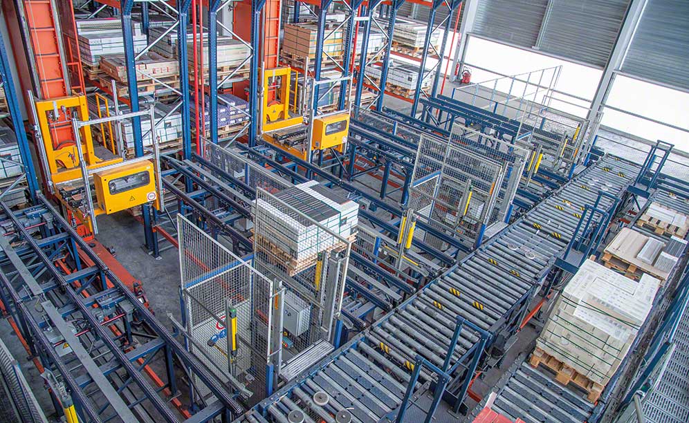 Bodega automatizada de la distribuidora de materiales de construcción VM Matériaux