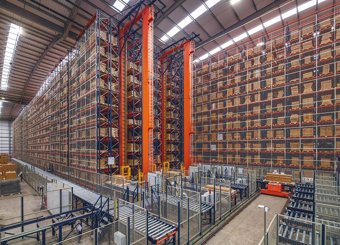 Almacén automatizado para estibas en el centro de distribución de Bathroom Mountain Almacén automatizado para estibas en el centro de distribución de Bathroom Mountain