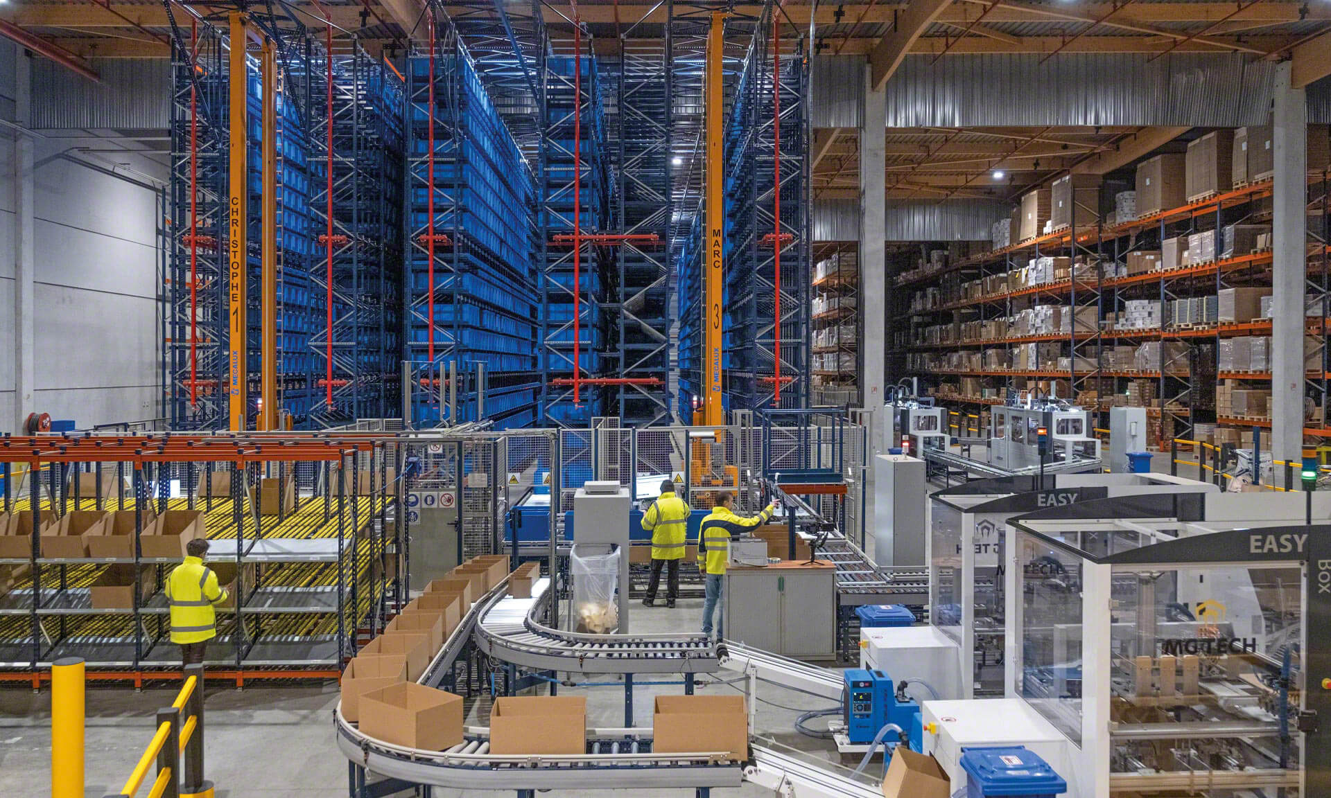 Jung Logistique agiliza su preparación de pedidos con un único sistema automático Jung Logistique agiliza su preparación de pedidos con un único sistema automático