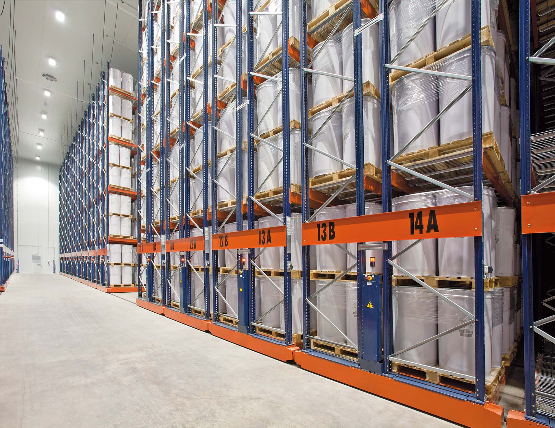 Las estanterías Movirack permiten aumentar la capacidad de almacenamiento de una instalación entre un 80% y un 120%