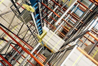 Si es necesario, el Shuttle 3D traslada la estiba a un nivel superior