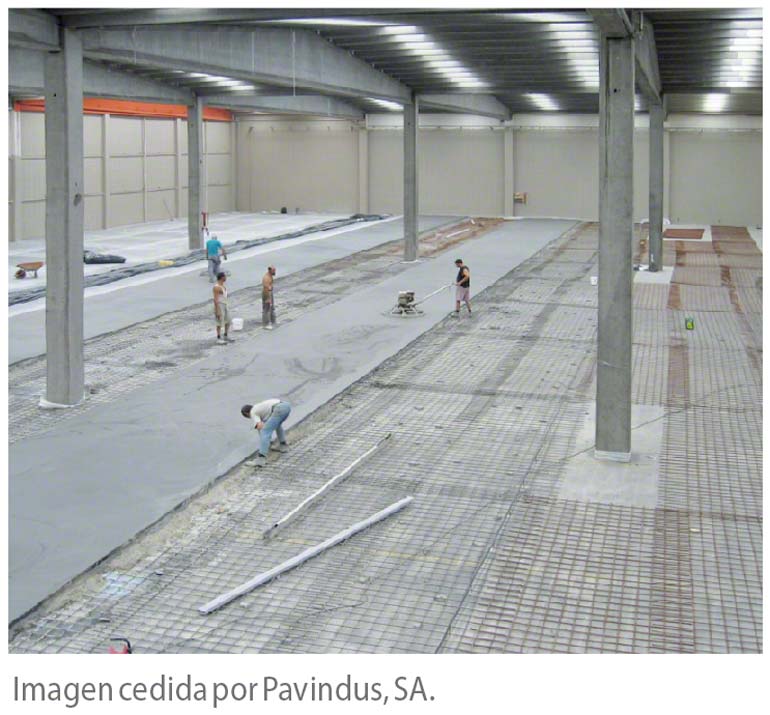 La nivelación del suelo es consubstancial con la instalación de la estantería.